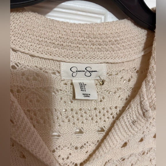 Cream Openwork Crochet Button-Up Top - Picture 8 of 8